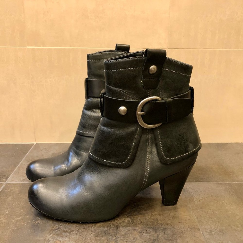 Black Leather Women's Ankle Boots with Buckle Accent